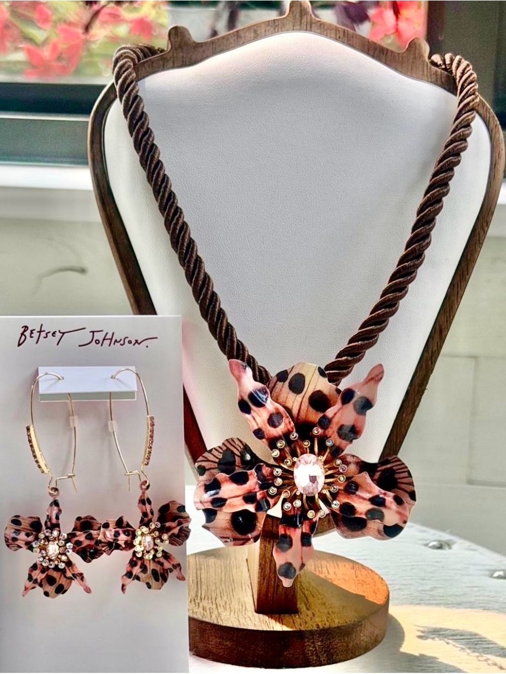 Betsey Johnson Brown & Black Leopard Flower Necklace with Matching Earrings - Picture 7 of 8